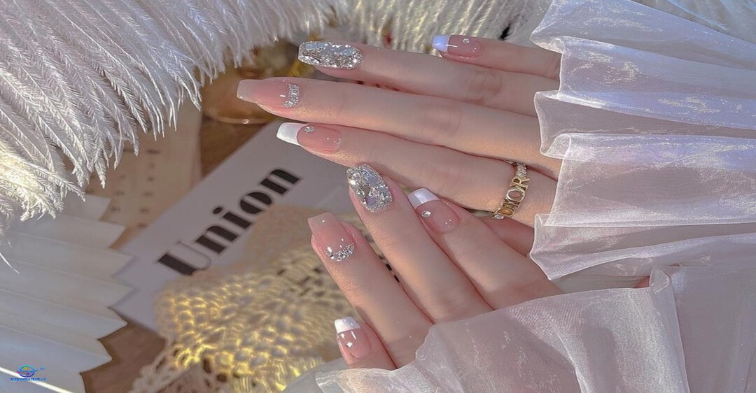 Sunny Nail Room