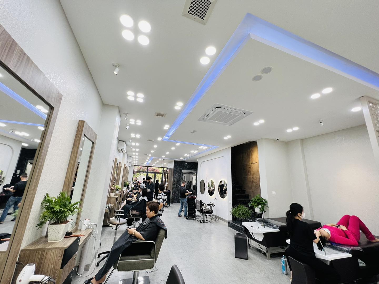 cắt tóc hạ long
