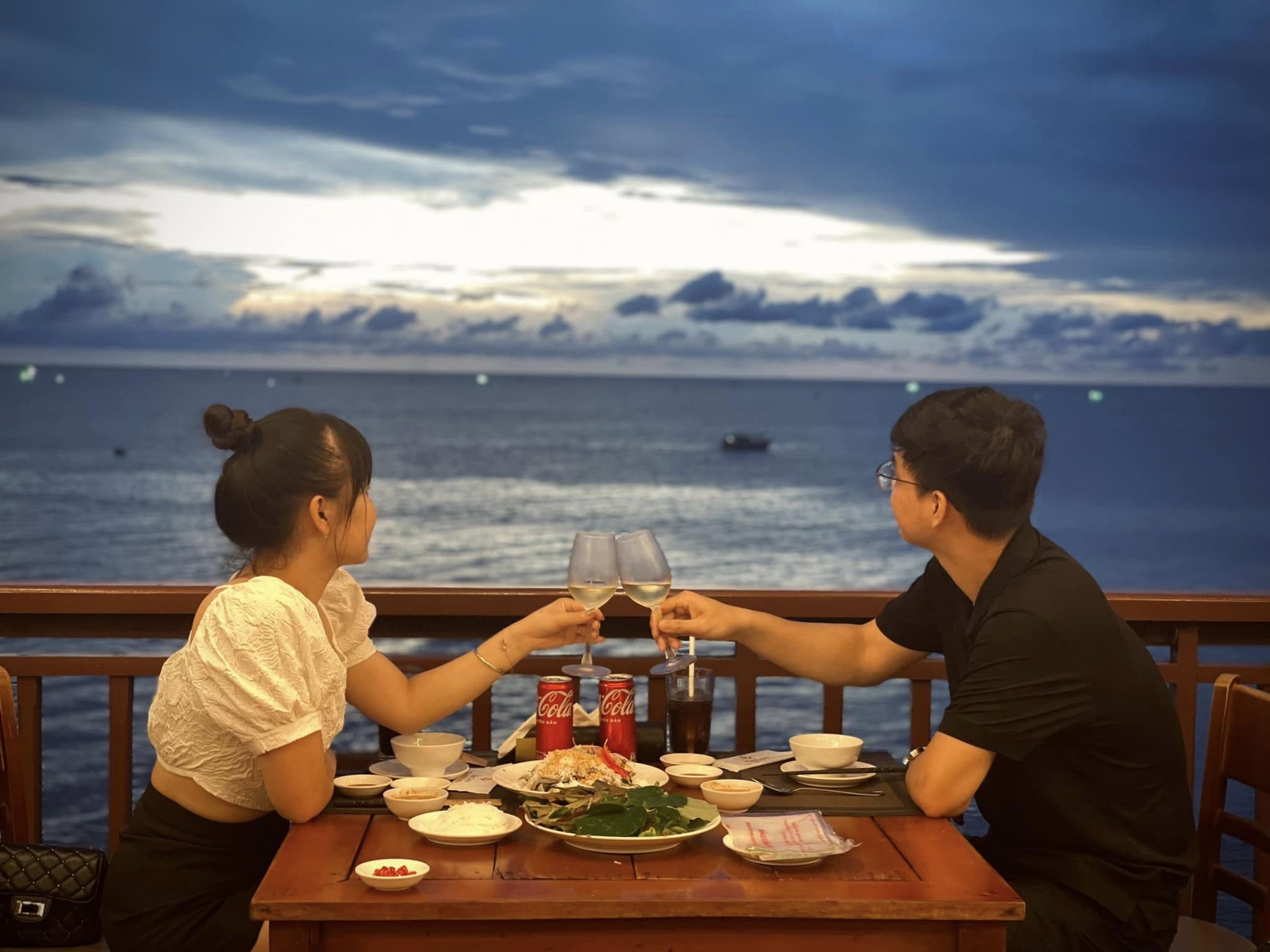 nhà hàng hải sản dương đông ở phú quốc