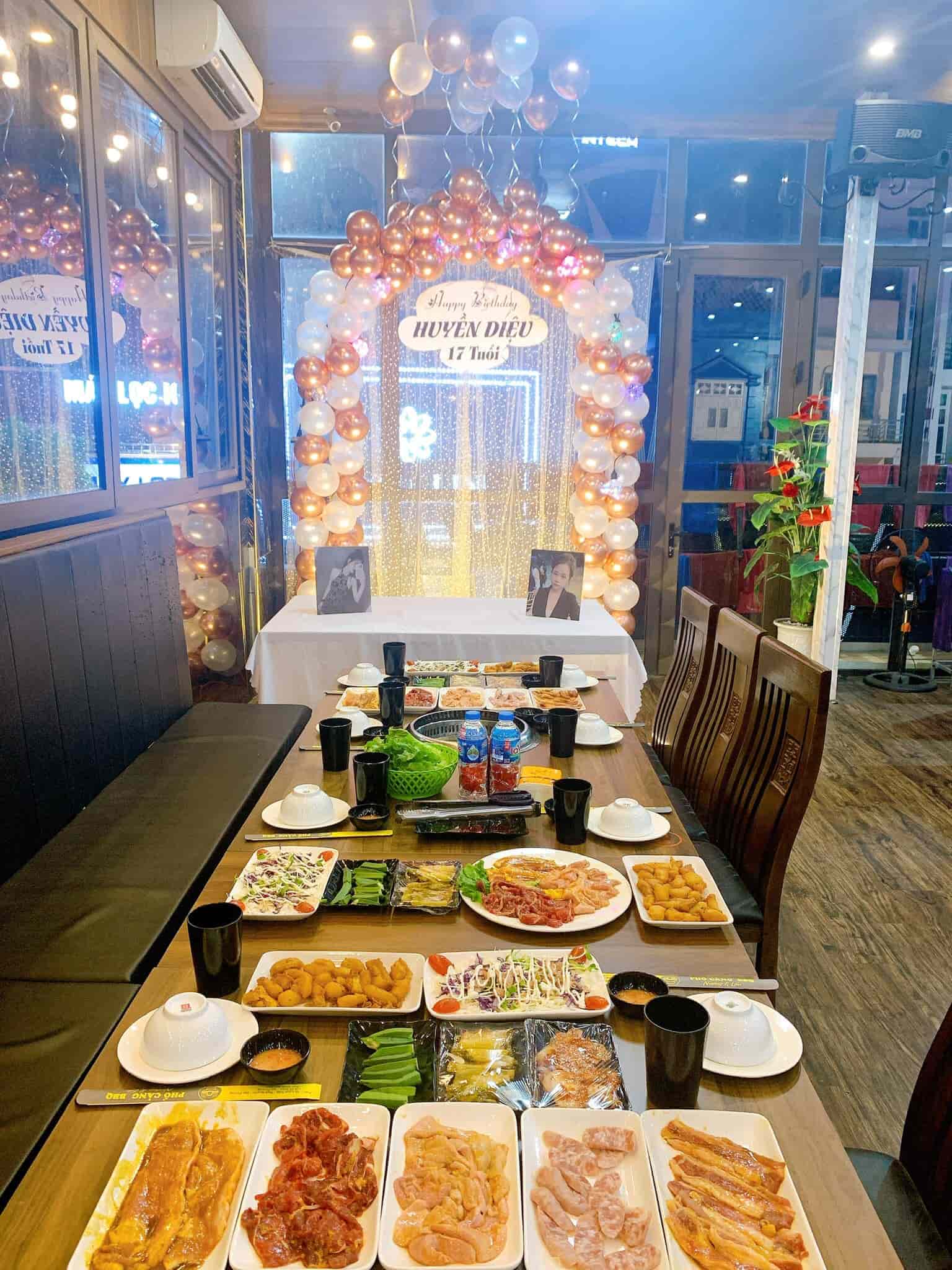 Nhà Hàng Phố Cảng