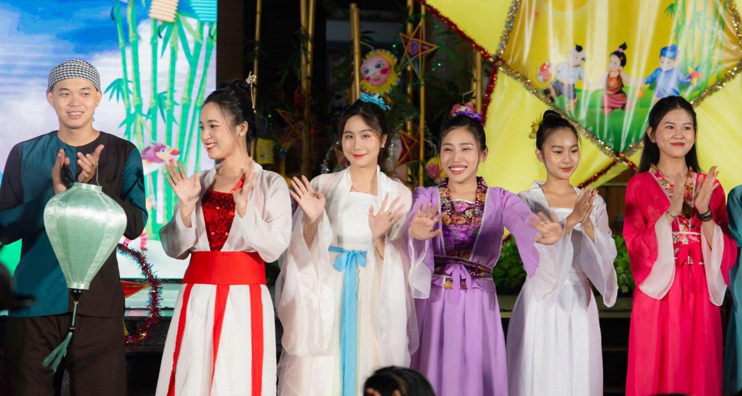 thuê trang phục biểu diễn vũng tàu
