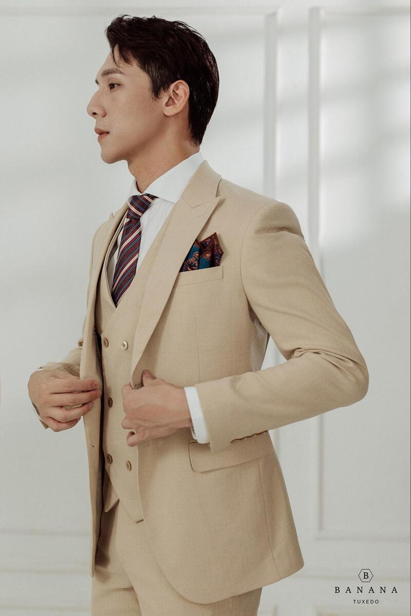BANANA TUXEDO THƯƠNG HIỆU VESTON MAY SẴN BANANA TUXEDO THƯƠNG HIỆU VESTON MAY SẴN