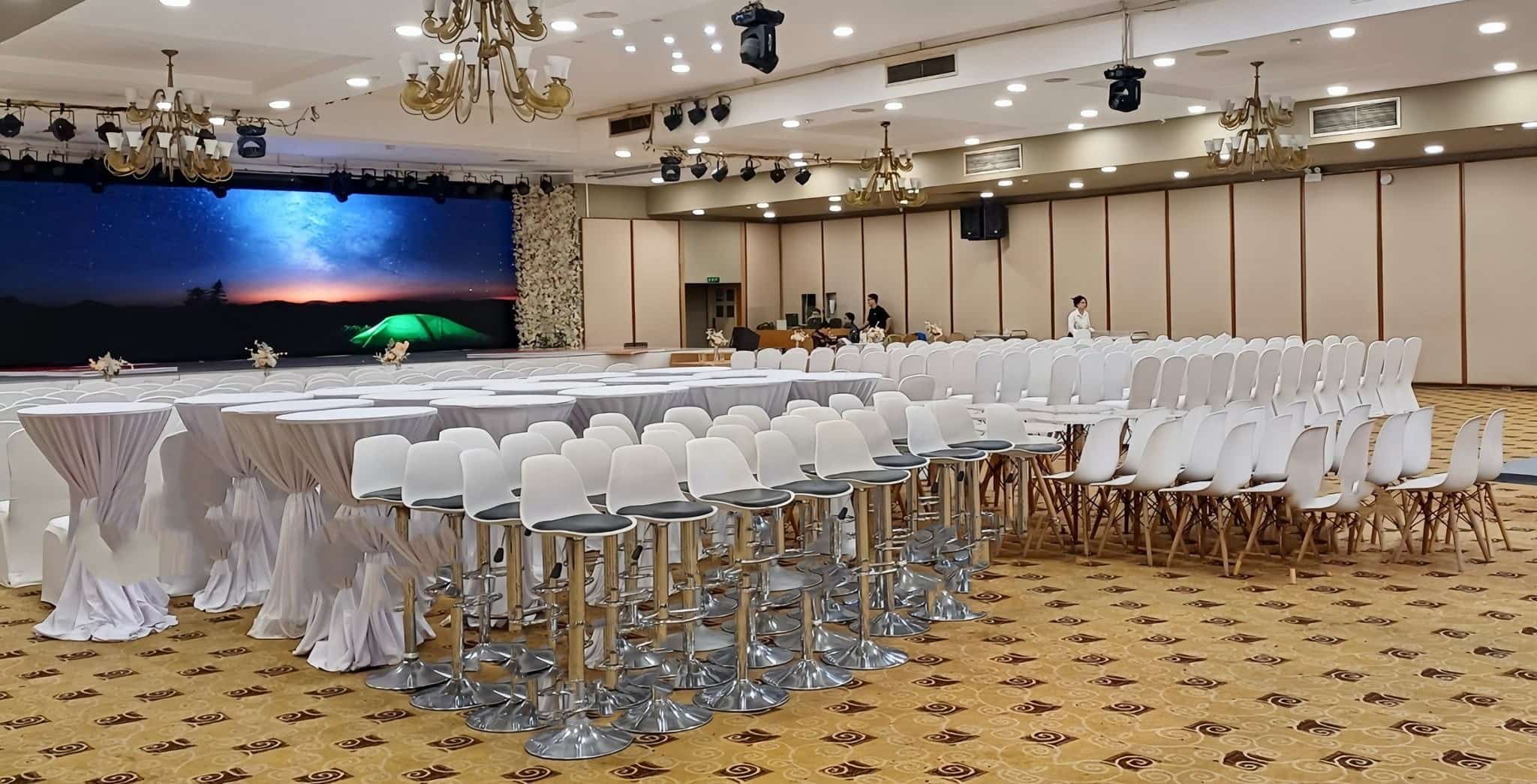 cho thuê bàn ghế Hà Nội