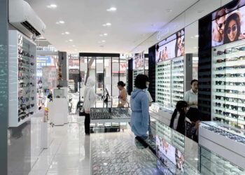 đơn vị Mắt Kính Mạnh Hùng