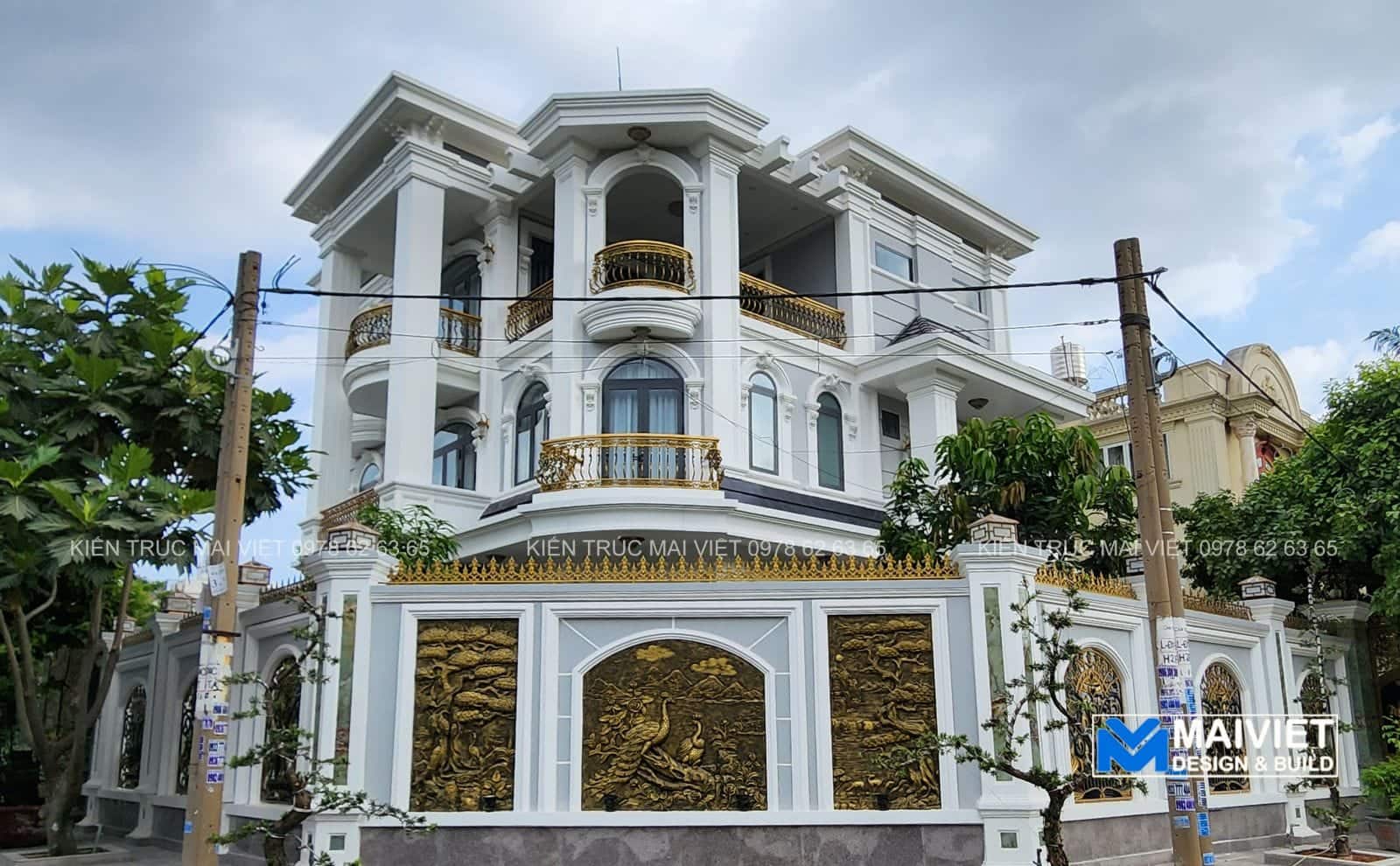 Mai Việt