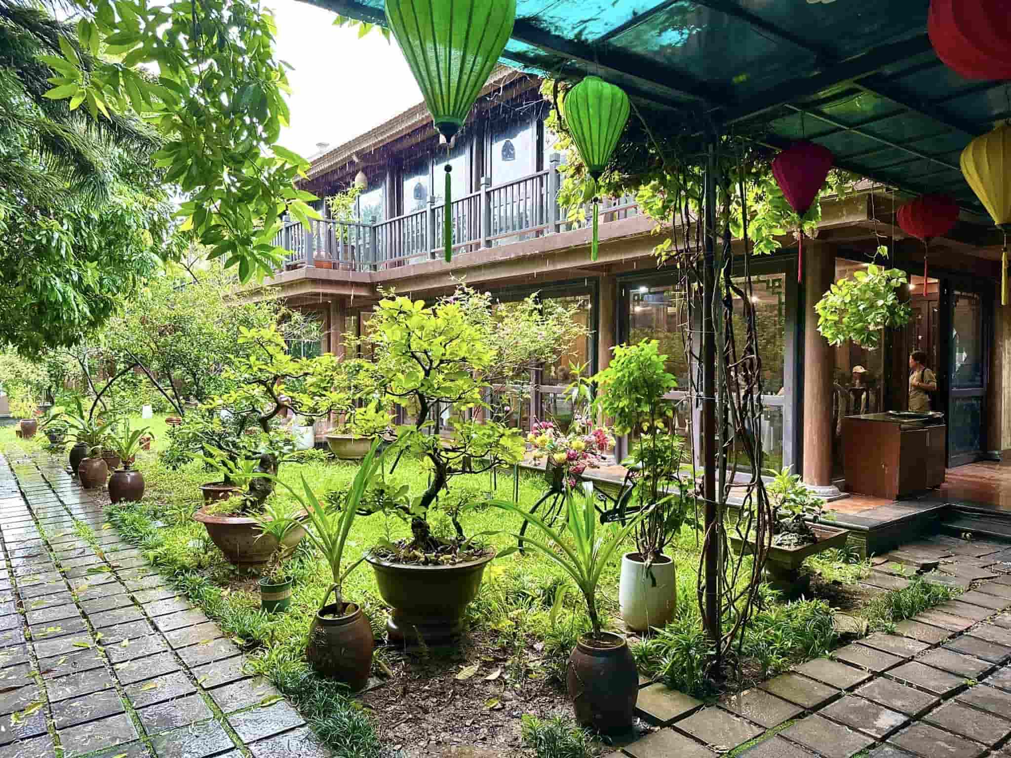 Anh Dzung Garden Restaurant