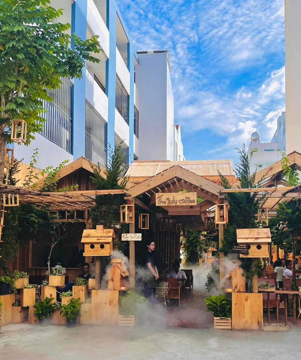 quan-cafe-phong-cach-da-lat-o-sai-gon