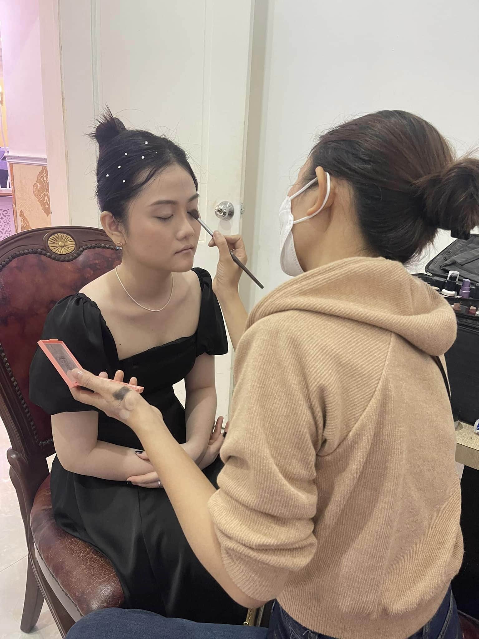 trang điểm cô dâu tại nhà tphcm