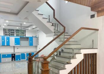 cầu thang kính tại hà nội