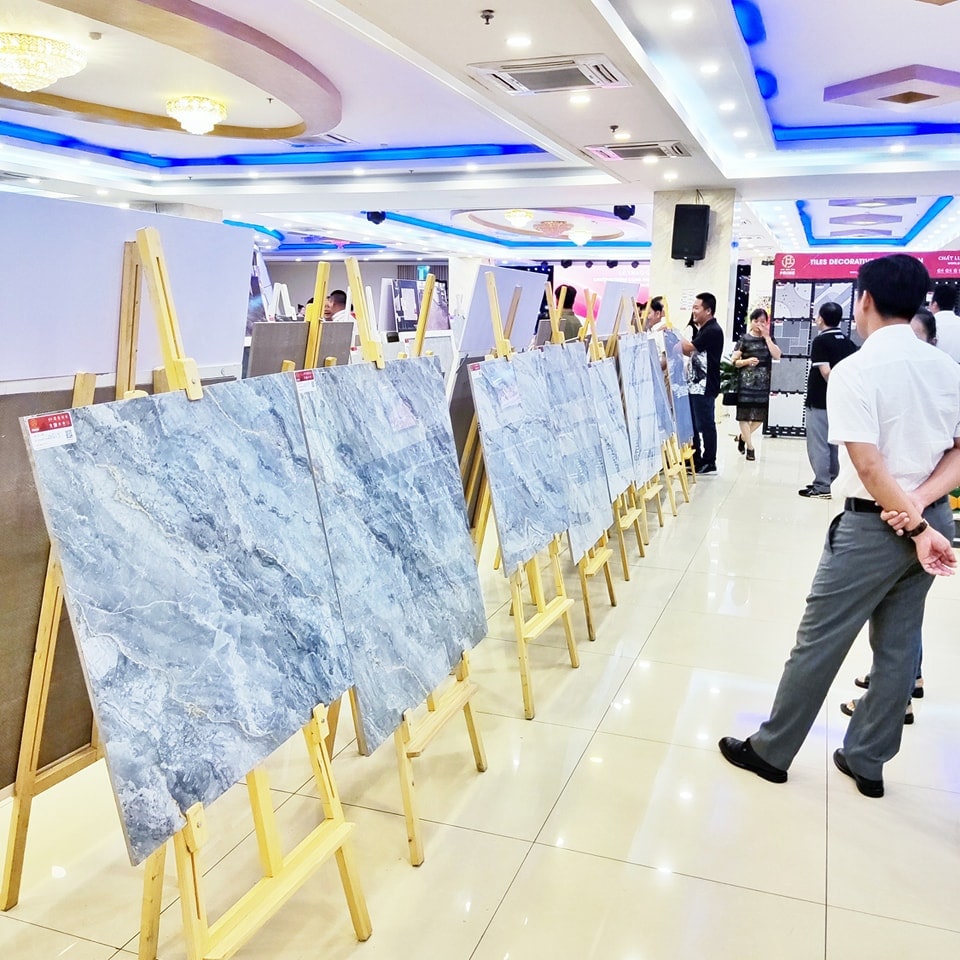 Gạch men Vạn Phúc