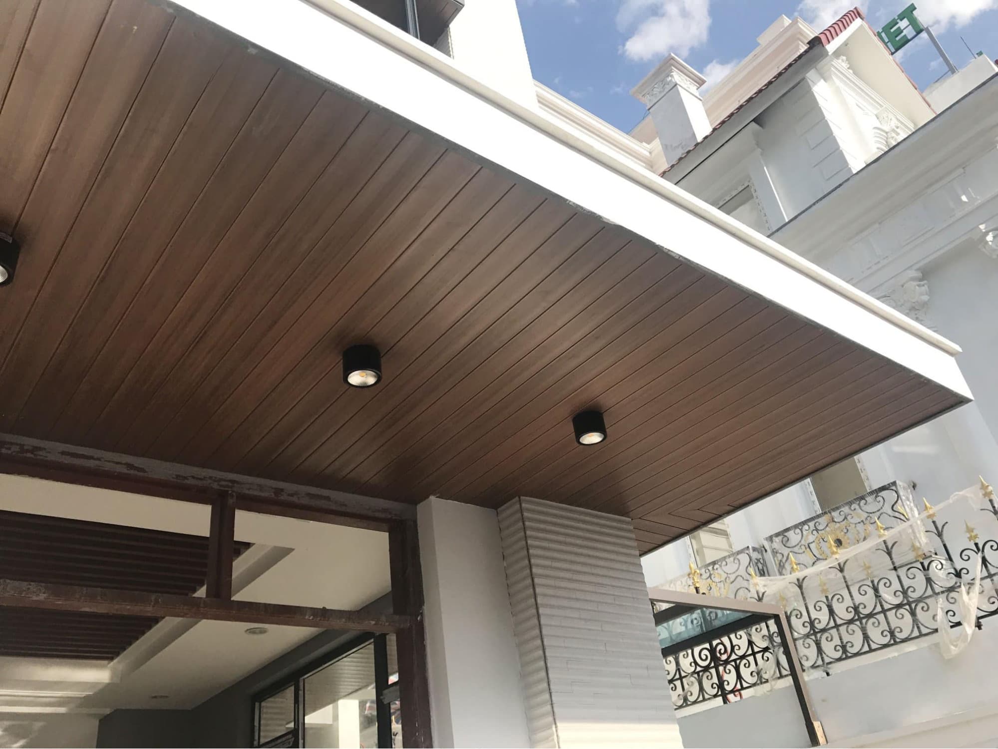 Thi công trần nhựa tại Hà Nội